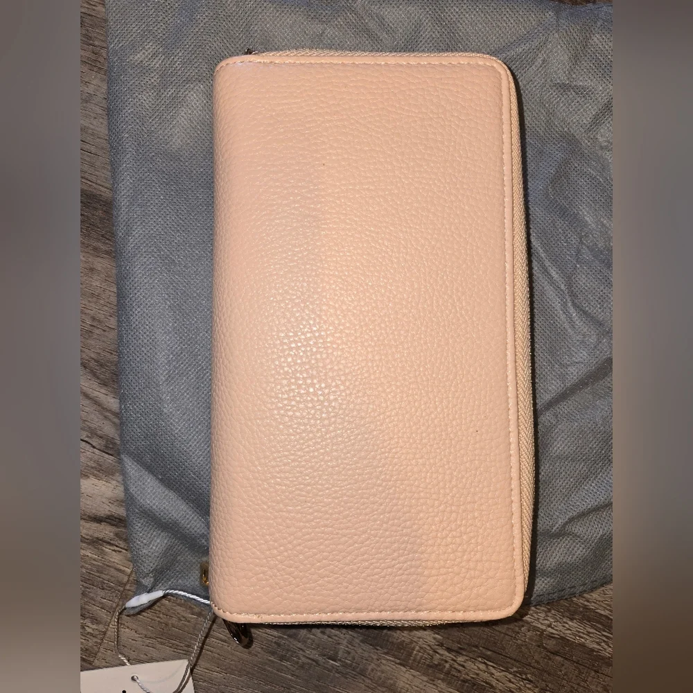 Pink Wallet - Picture 3 of 4